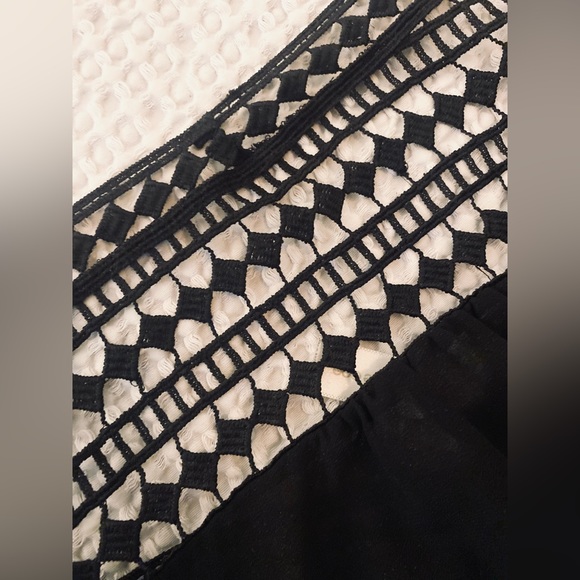 WAREHOUSE ONE: high / low blouse with open back detail - Picture 3 of 4